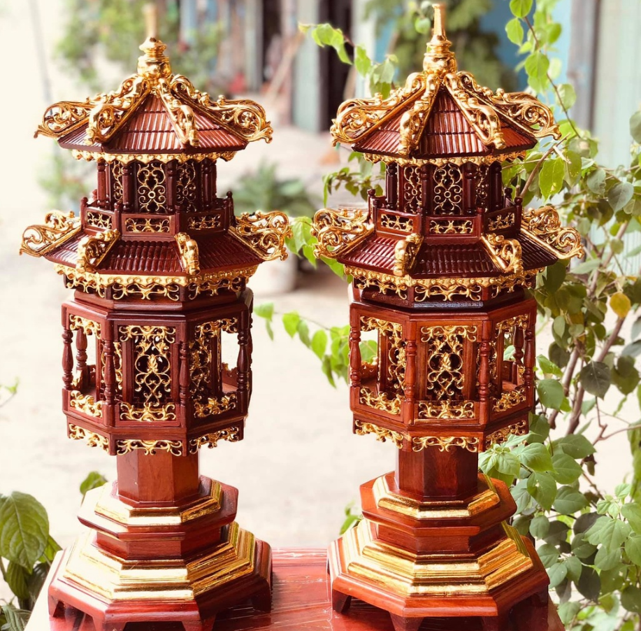 Báo giá 2 mẫu đèn thờ gỗ hương bán chạy nhất trên thị trường